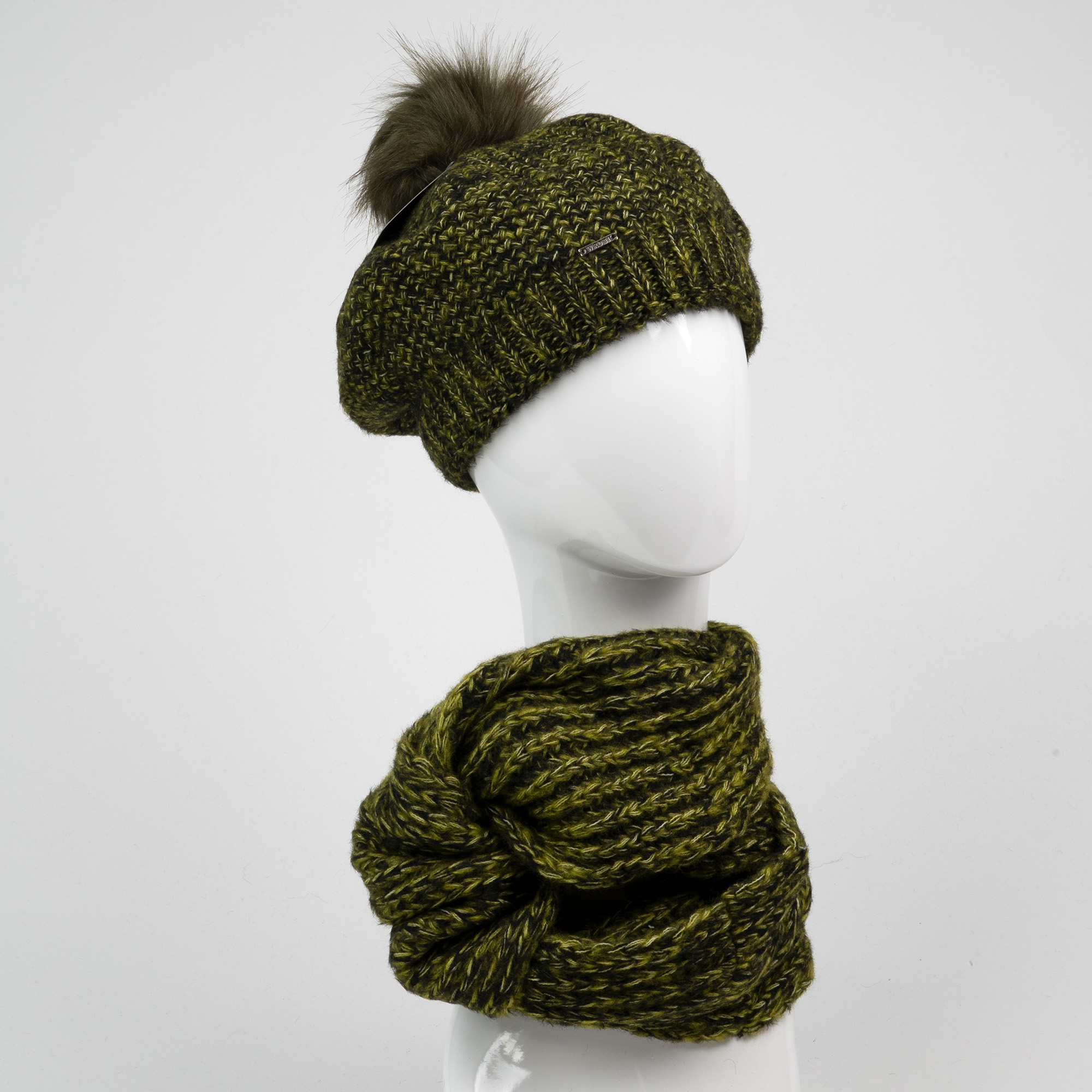 Sieviešu berete ar pušķi + šalle WroBi adīta rupji ziemas
